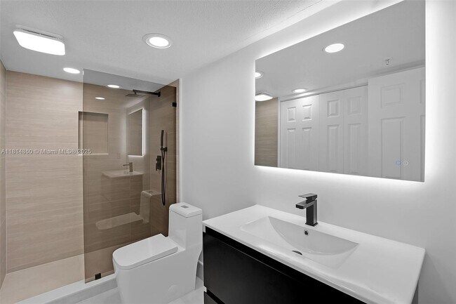 Building Photo - 6830 Indian Creek Dr