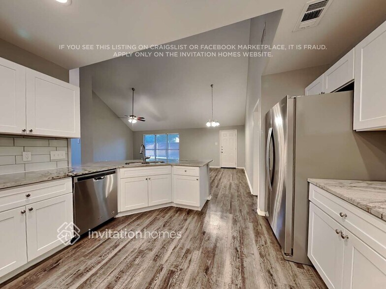 Building Photo - 801 Dayspring Dr