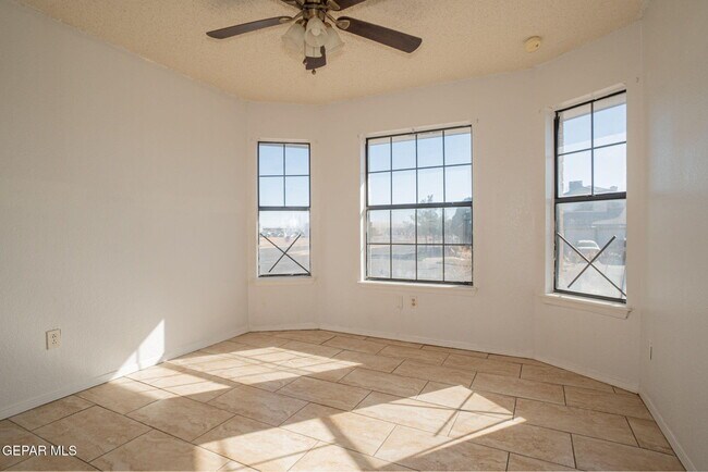 Building Photo - 11241 Beach Front Dr