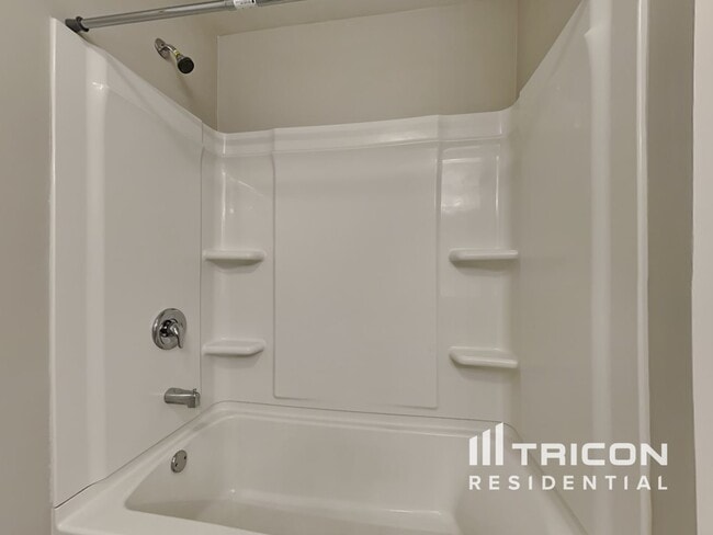 Building Photo - 2362 Clapton Ct