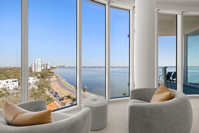 Building Photo - 2900 W Bay to Bay Blvd