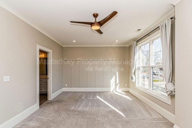 Building Photo - 290 Spring Ave