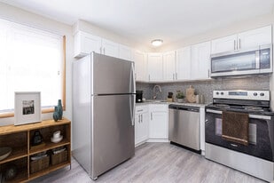 Building Photo - Raintree Island Apartment Homes
