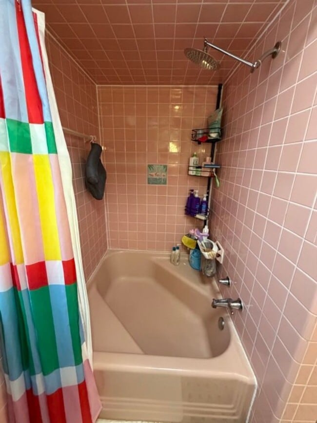 Building Photo - Stylishly Updated 4BR Home in the Heart of Northeast Minneapolis!