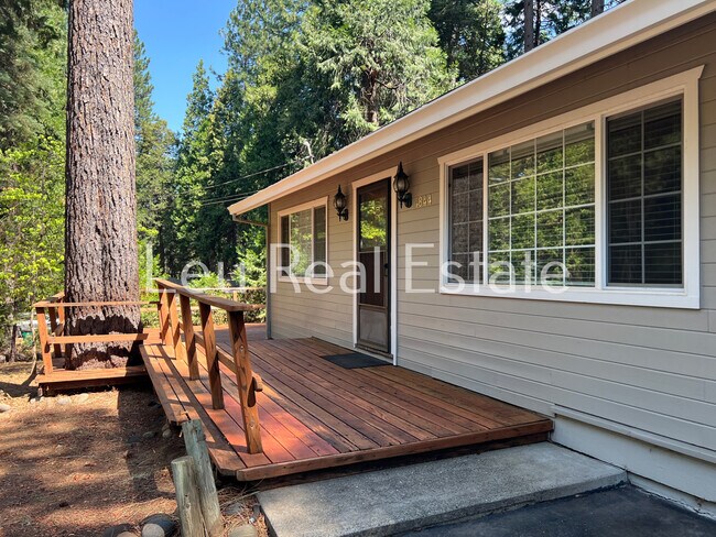 Building Photo - 4844 Golden St