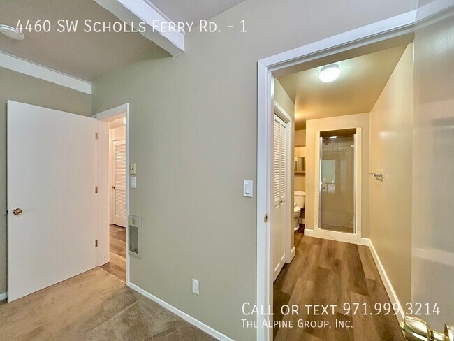 Building Photo - 4460 SW Scholls Ferry Rd