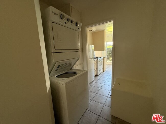 Building Photo - 3947 Prospect Ave