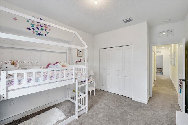 Building Photo - 242 SW 159th Ln