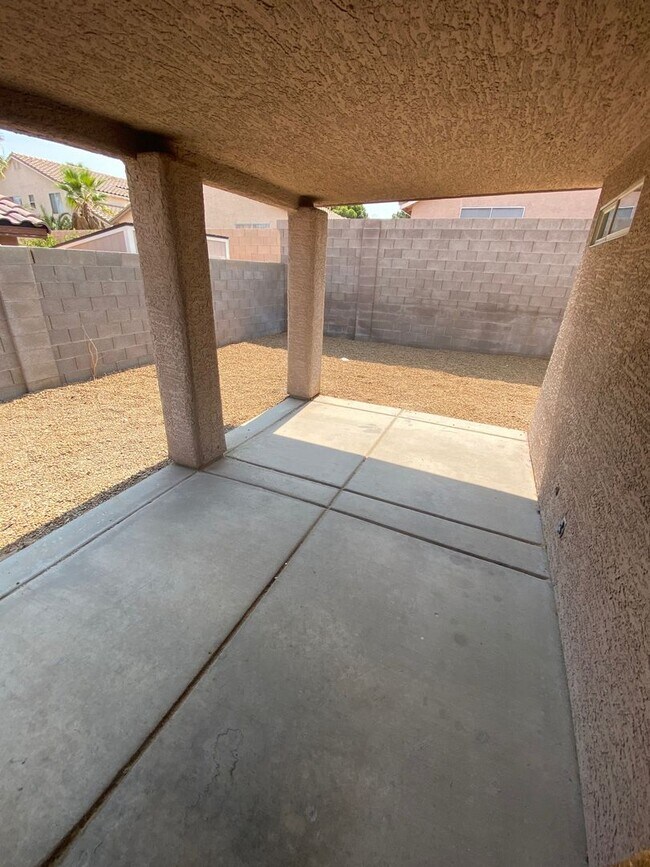 Building Photo - 127 Newburg Ave