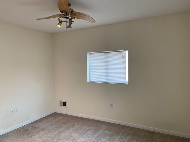 Building Photo - Beautiful 3bed/2.5 bath in Southside