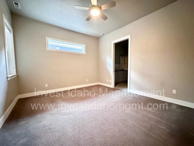 Building Photo - Rarely available in the most preferred River District! Available July 2026