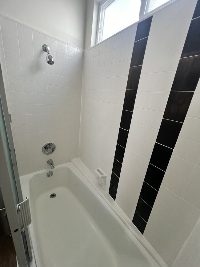 Building Photo - 1815 Camden Ave