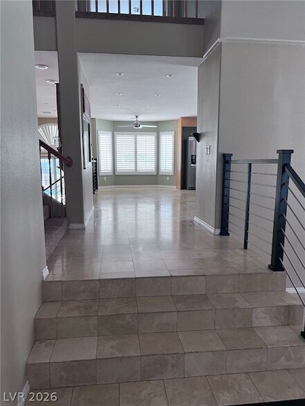 Building Photo - 2817 Via Avanti St