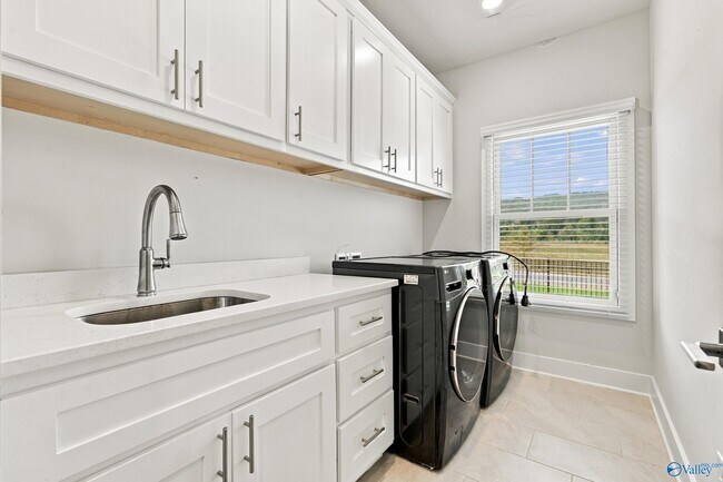 Building Photo - 151 Bridgestone Dr NE