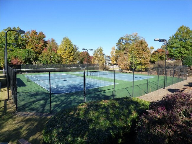 Building Photo - 1545 Shiloh Manor Ct