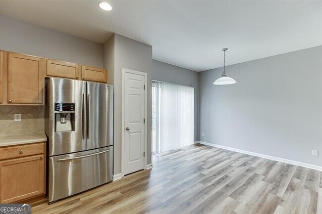 Building Photo - 805 Tulip Poplar Way