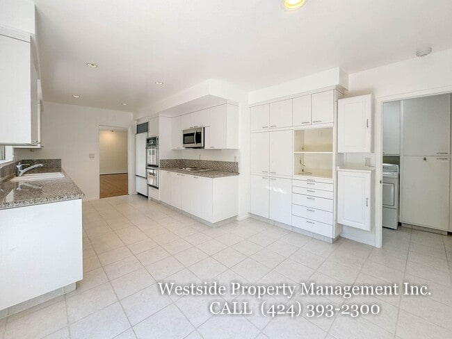 Building Photo - 16951 Ivadel Pl