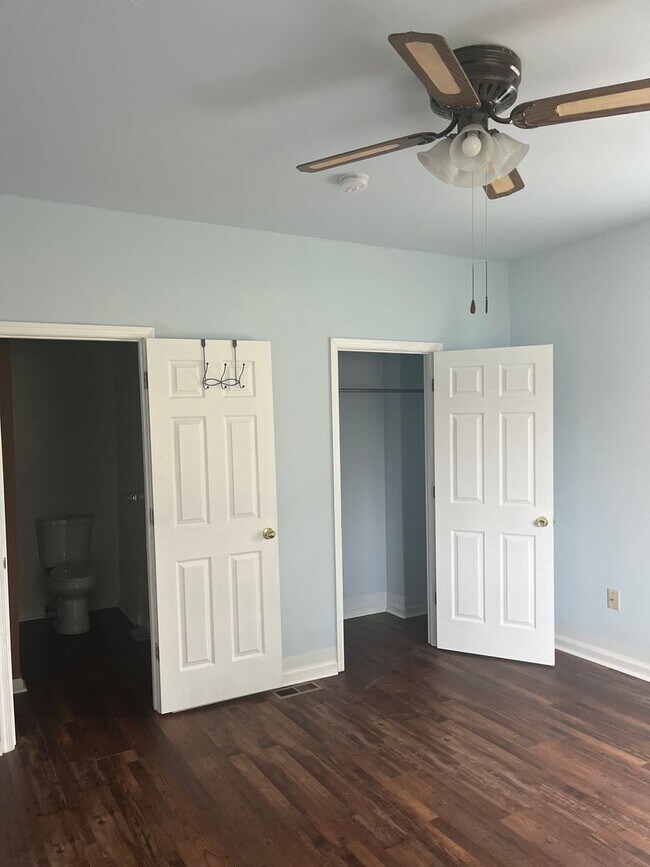 Building Photo - 4200 Deer Park Rd