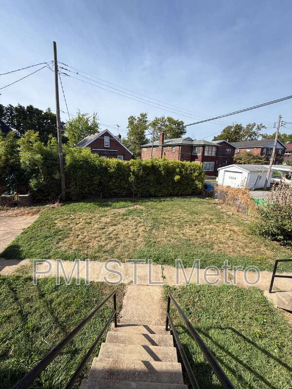 Building Photo - 4952-4956-4956 Oleatha Ave
