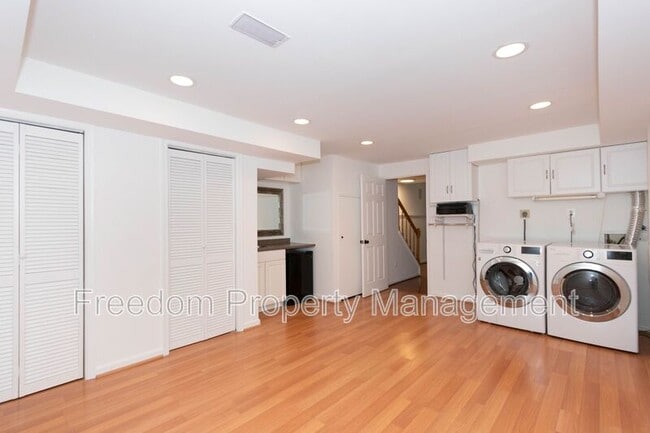 Building Photo - 13939 Preacher Chapman Pl