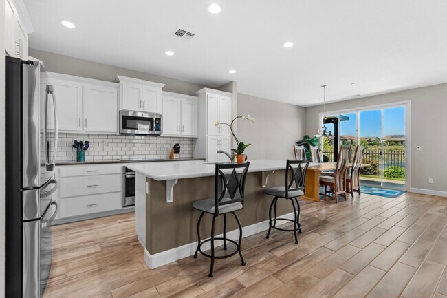 Building Photo - 377 Silver Ridge Dr