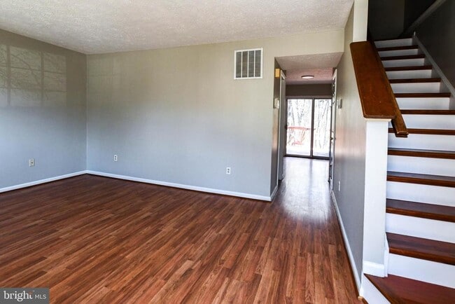 Building Photo - 2156 Commissary Cir