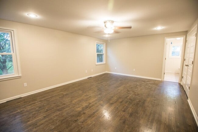 Building Photo - 128 Seneca Ln