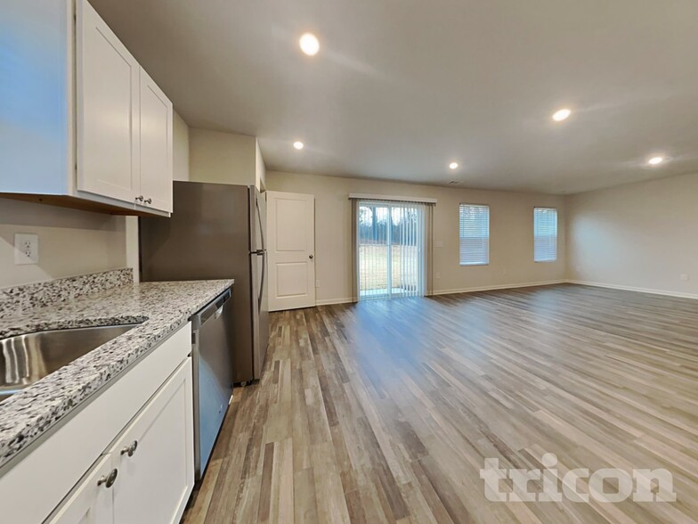 Building Photo - 507 Dayspring Dr