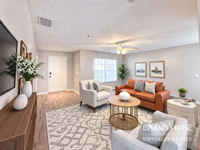 Building Photo - 323 Summer Sails Dr