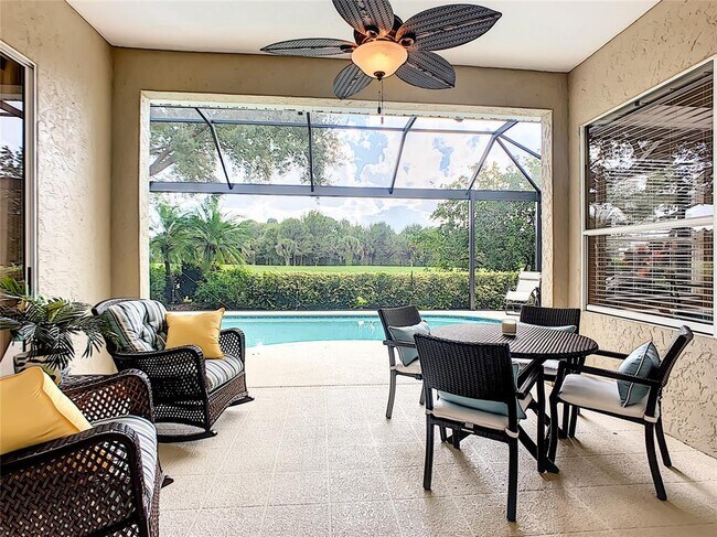 Building Photo - 539 Fallbrook Dr