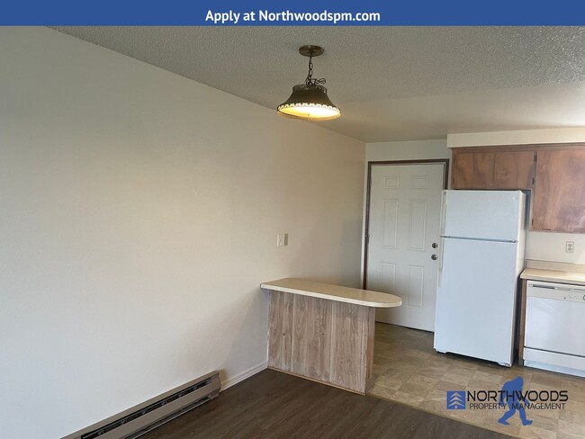 Building Photo - This is a nice 2 Bedroom 2 Bath Townhome-L...