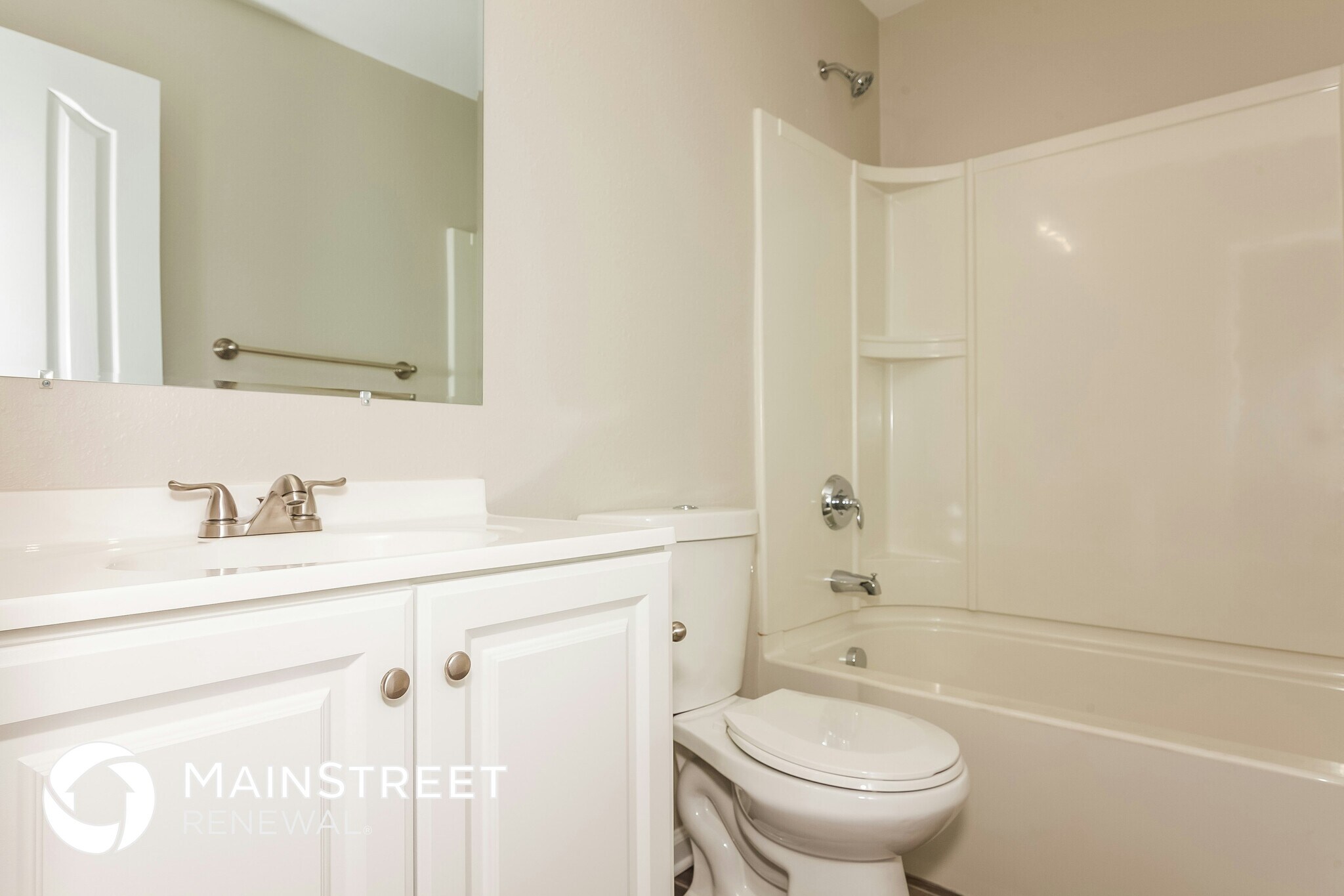 Building Photo - 544 River View Dr