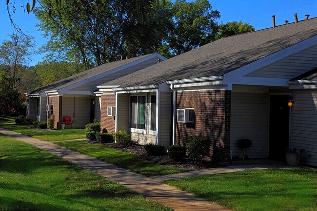 Primary Photo - Vinton Green
