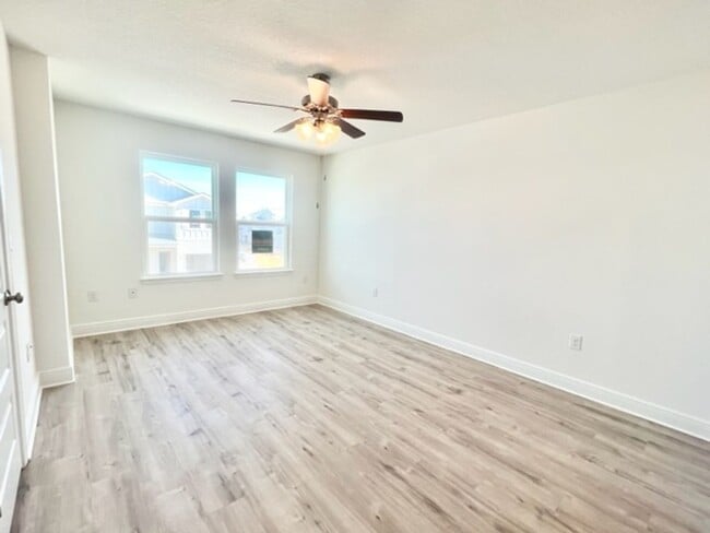 Building Photo - 22 Redbird Lp