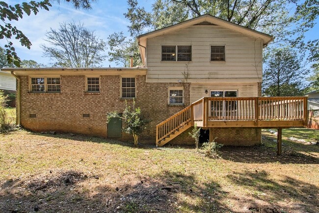 Building Photo - 4 Bedroom 3.5 Bath House