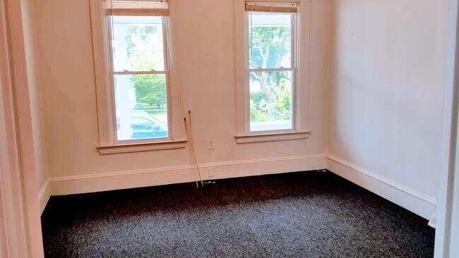 Building Photo - 103 Pearl St