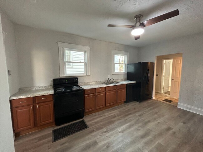 Building Photo - Newly Updated 3 bedroom 1.5 Bath in Cheviot