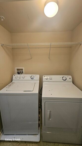 Laundry - 9387 Rock Ripple Ln