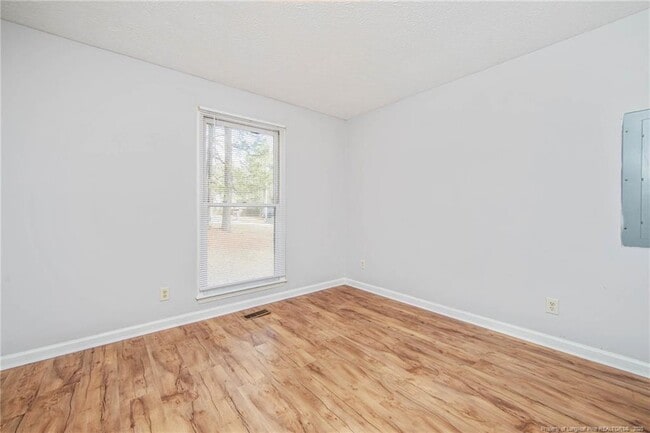 Building Photo - 6577 Green Meadow Ct