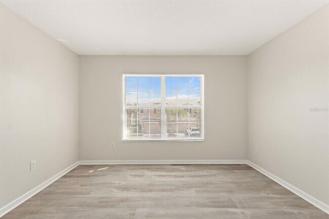 Building Photo - 1220 Priory Cir