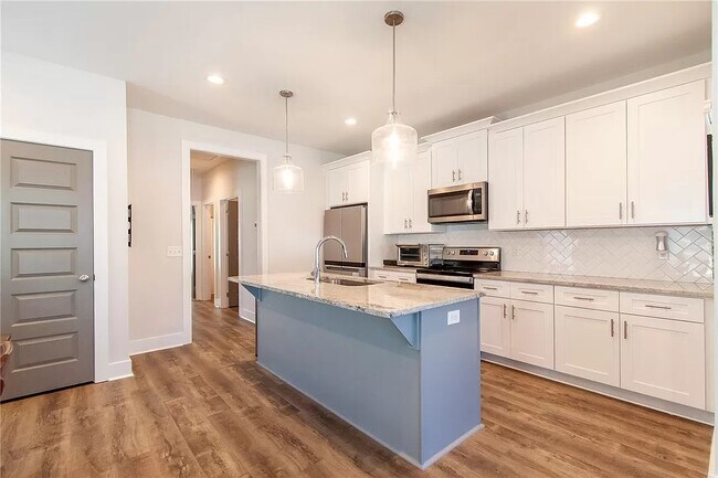 Building Photo - 1156 Burrow Cir