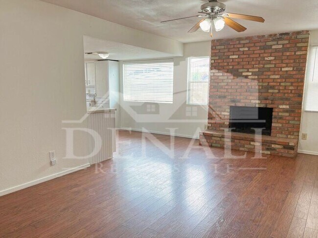 Building Photo - 647 S Bermuda Cir