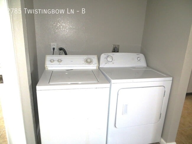 Building Photo - 2785 Twistingbow Ln