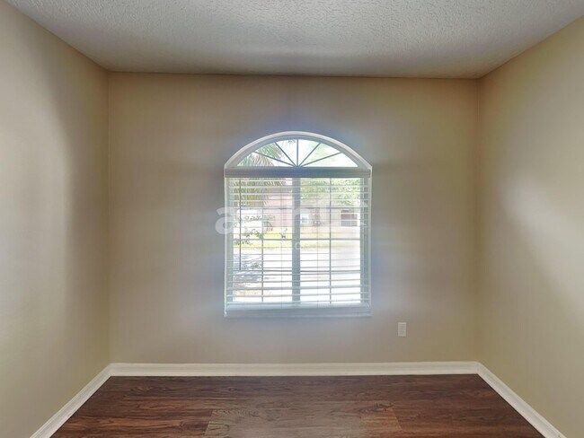 Building Photo - 15312 Starleigh Rd