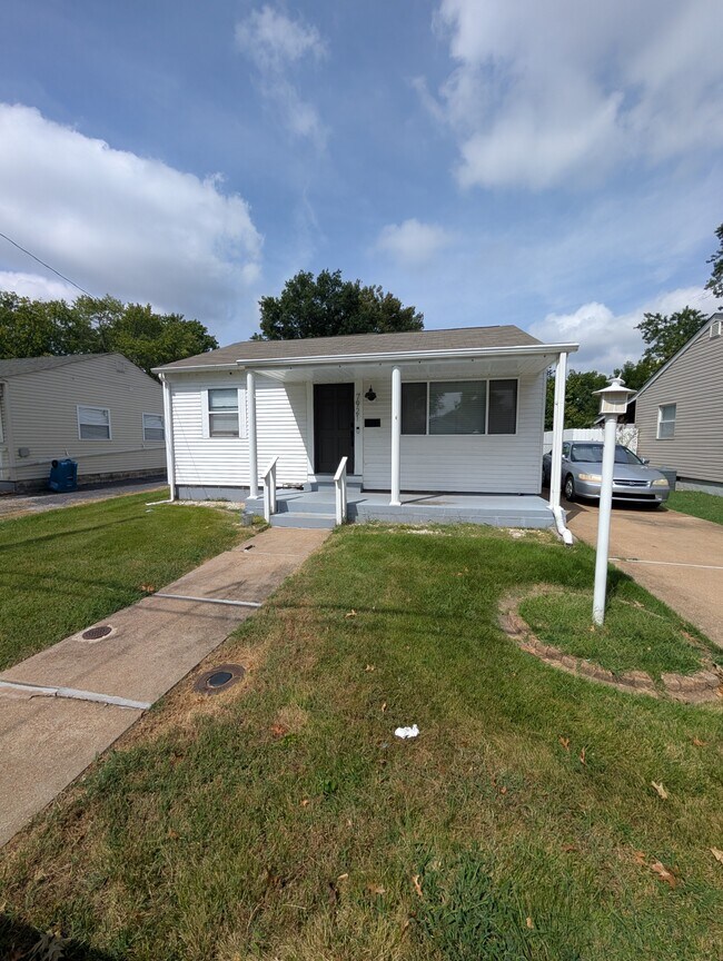 Building Photo - 7921 Kammerer Ave