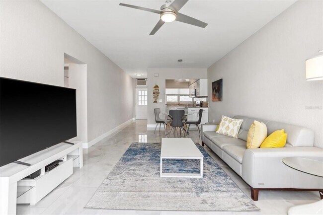 Building Photo - 7050 Sunset Way