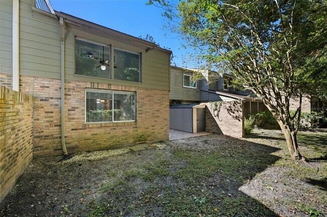 Building Photo - 525 Oak Haven Dr