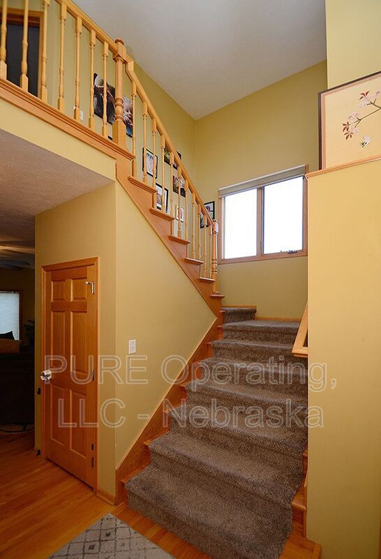 Building Photo - 2003 Crest Ridge Dr