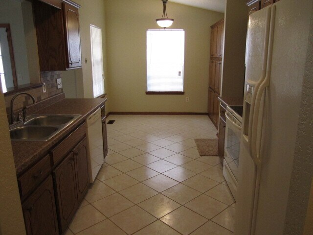 Building Photo - 2701 Pennington Ave