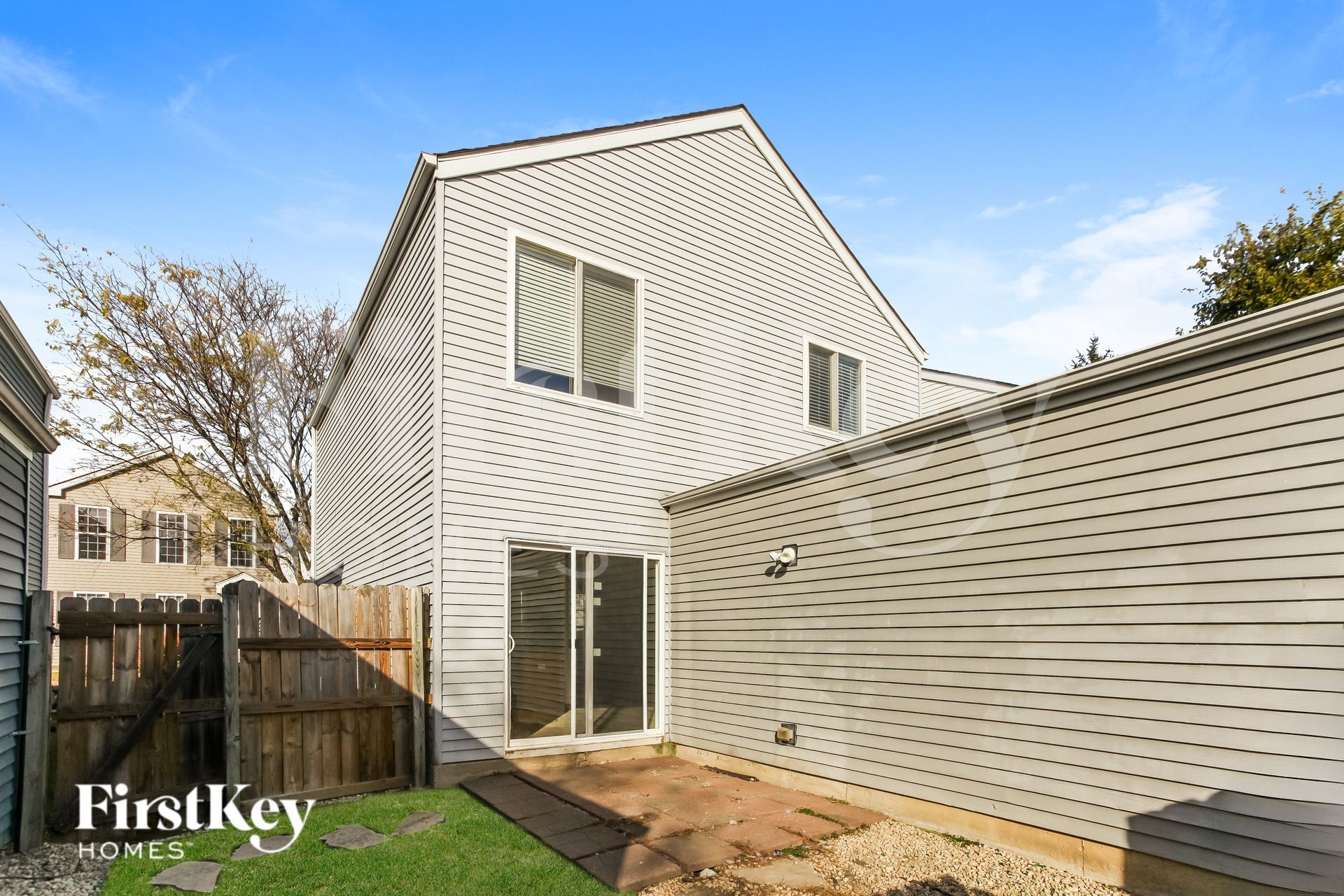 Building Photo - 932 Symphony Dr